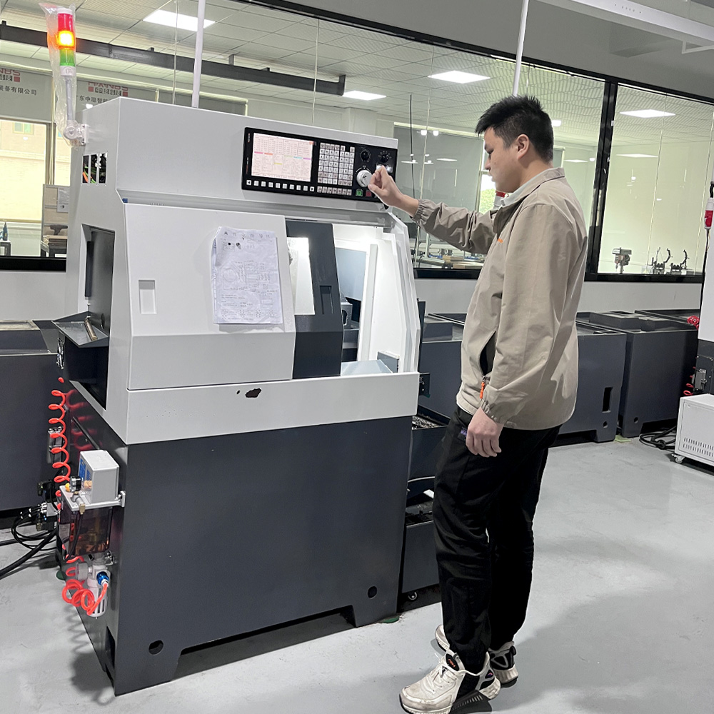 Operation cnc lathe